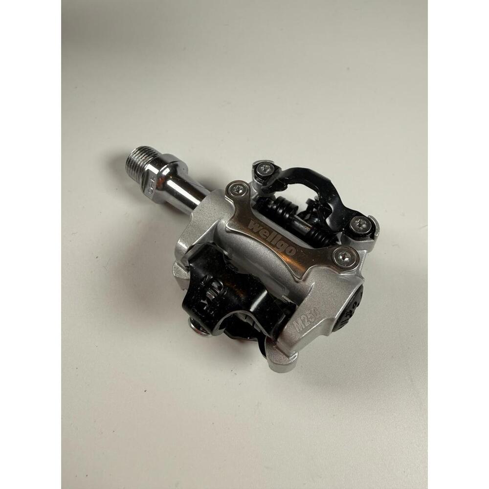 Wellgo M250 MTB Bike Clipless Pedals Shimano SPD Compatible Cleat 98a Silver